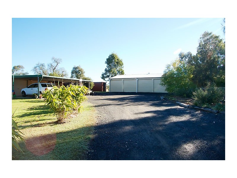 15 Carys Road, Glenvale QLD 4350
