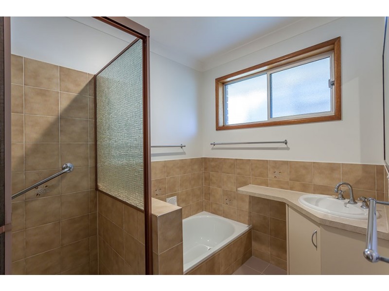 32 Kratzman Court, Kearneys Spring QLD 4350