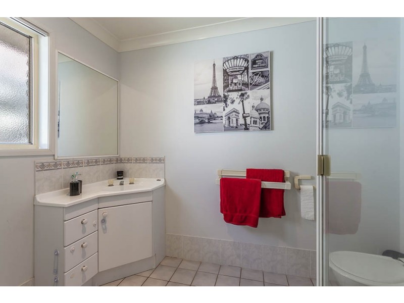 381 Spring Street, Kearneys Spring QLD 4350