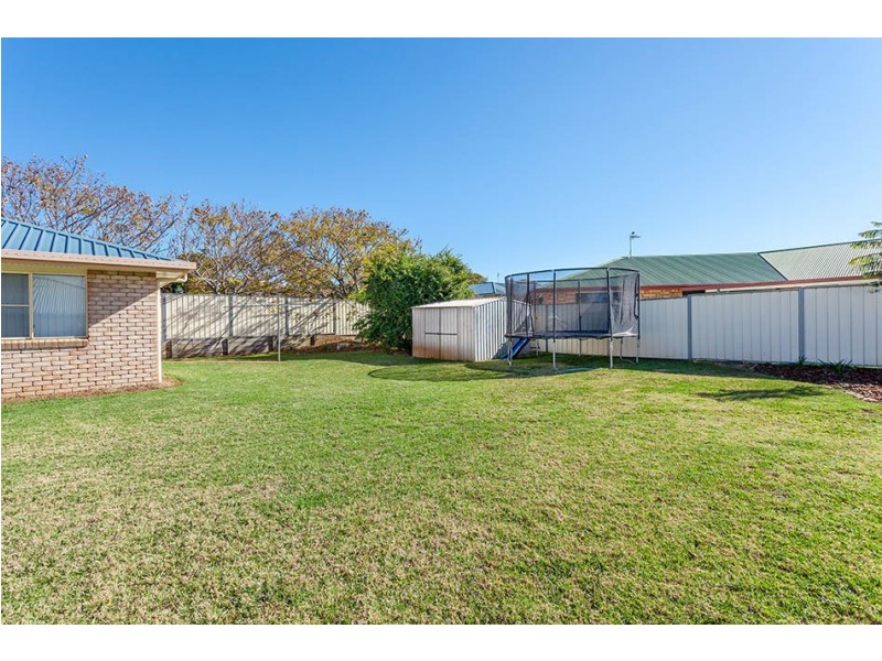 381 Spring Street, Kearneys Spring QLD 4350