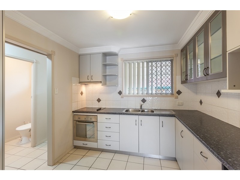 2/18 Kirklees Street, Newtown QLD 4350