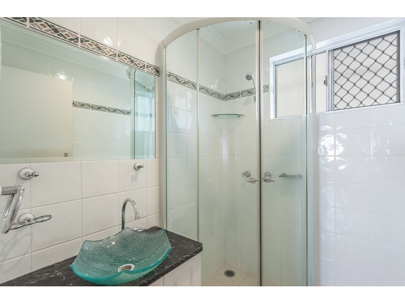 2/18 Kirklees Street, Newtown QLD 4350