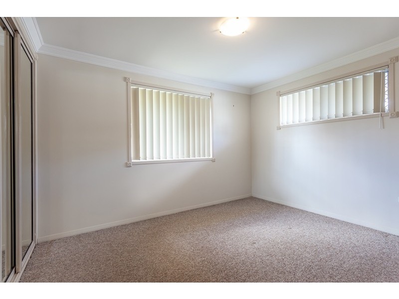 2/18 Kirklees Street, Newtown QLD 4350