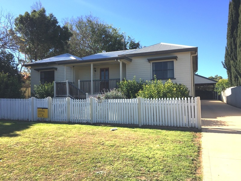 12 Hampshire Street, North Toowoomba QLD 4350