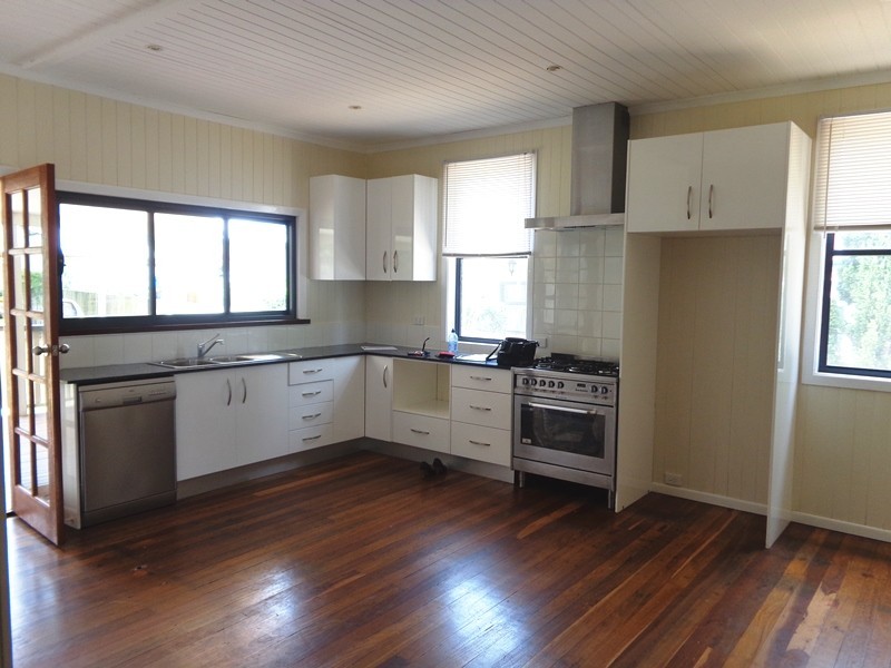 12 Hampshire Street, North Toowoomba QLD 4350