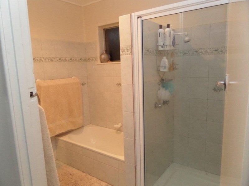 135 Drayton Road, Harristown QLD 4350