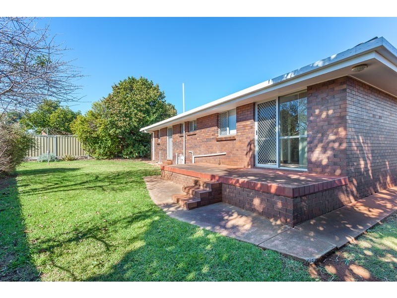 2/101 Alderley Street, Rangeville QLD 4350