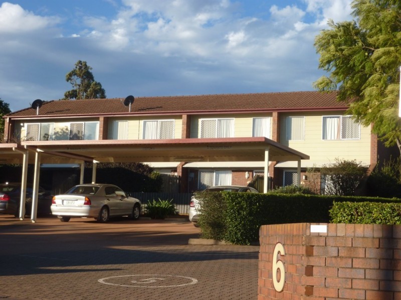 2/6 O’Brien Street, Harlaxton QLD 4350