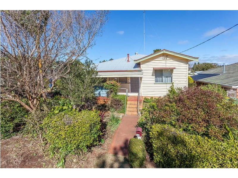54 Crown Street, Rangeville QLD 4350