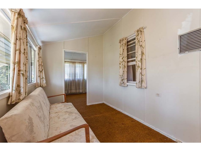 54 Crown Street, Rangeville QLD 4350