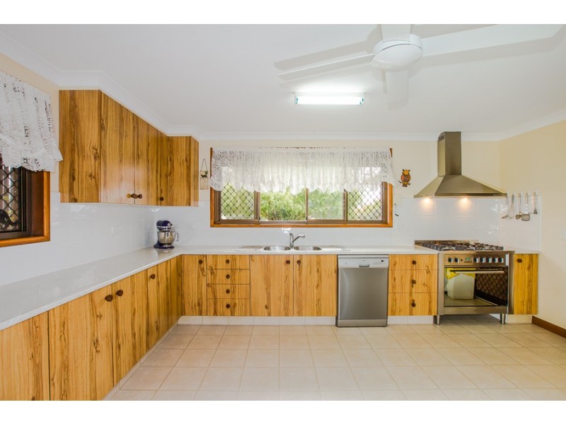 302 Greenwattle Street, Wilsonton Heights QLD 4350