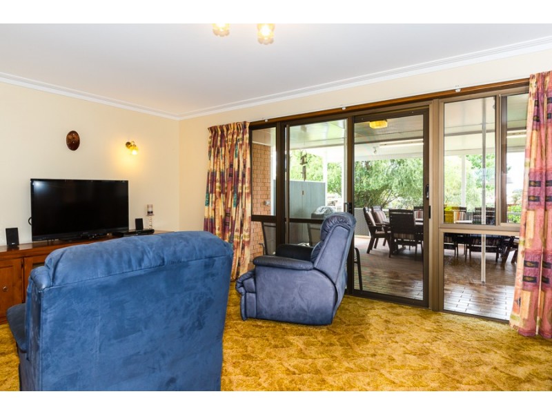 302 Greenwattle Street, Wilsonton Heights QLD 4350