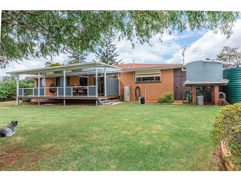 302 Greenwattle Street, Wilsonton Heights QLD 4350
