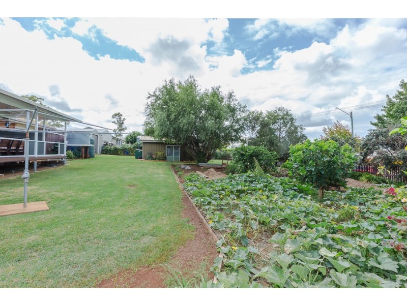 302 Greenwattle Street, Wilsonton Heights QLD 4350