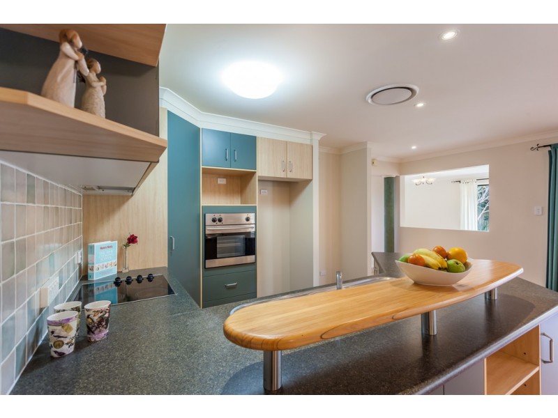 4 Jake Court, Middle Ridge QLD 4350