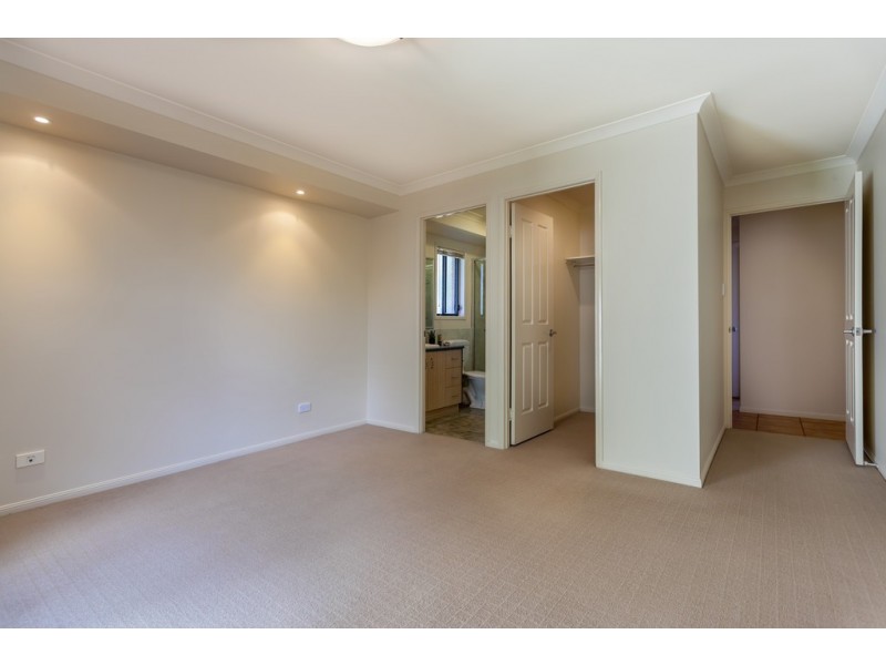 4 Jake Court, Middle Ridge QLD 4350