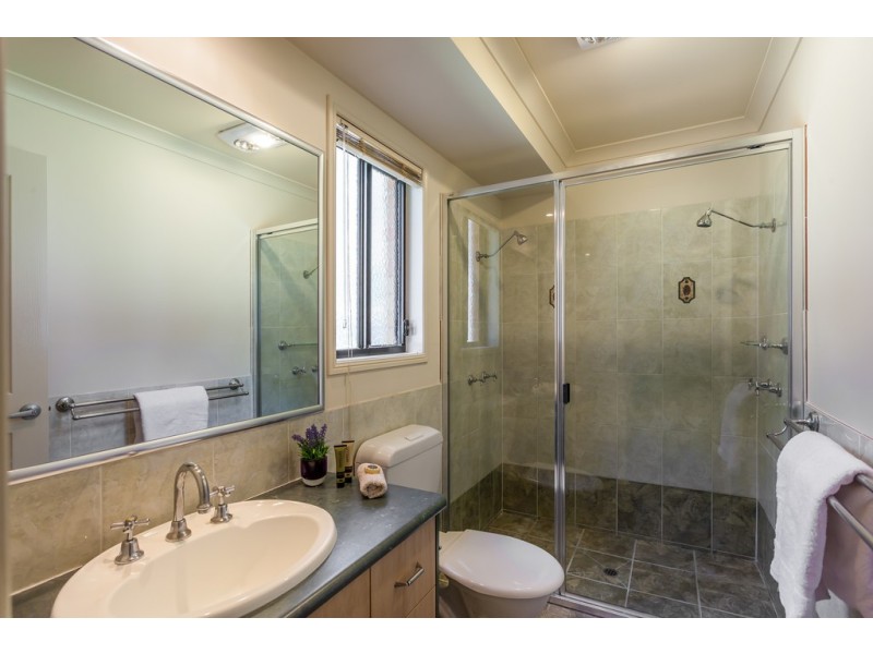 4 Jake Court, Middle Ridge QLD 4350