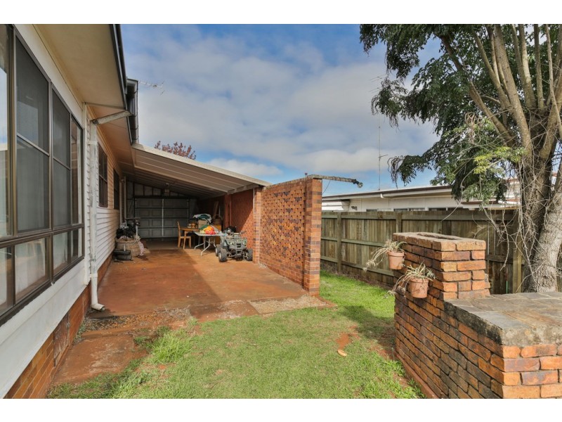 9 Plant Street, Rangeville QLD 4350