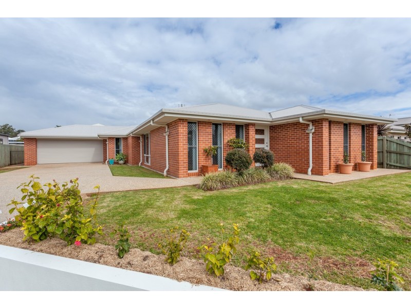 30 Nursery Drive, Middle Ridge QLD 4350