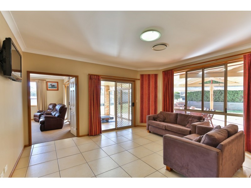 2A Academy Court, Glenvale QLD 4350