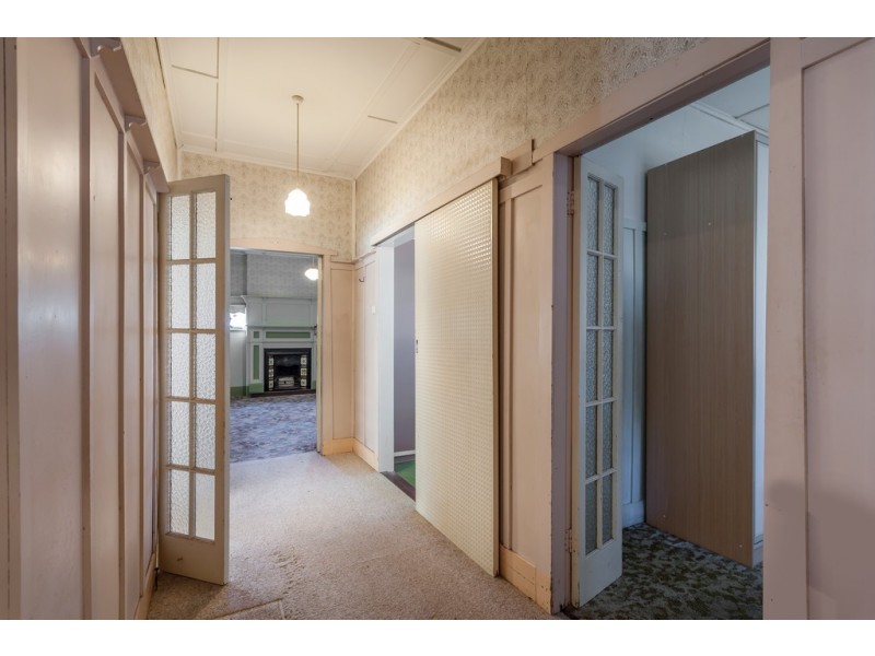 27 Bridge Street, Mount Lofty QLD 4350