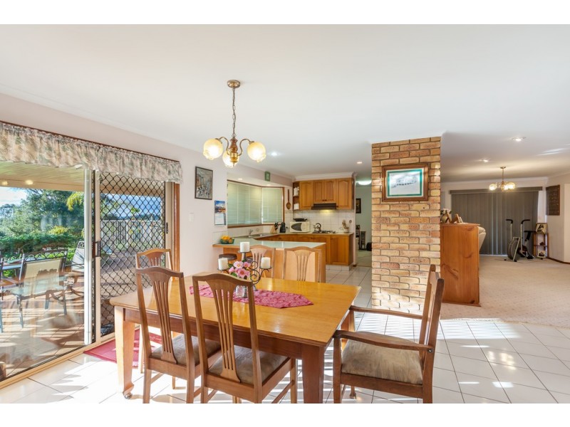 4 Selkirk Court, Highfields QLD 4352