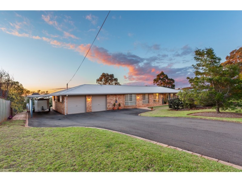 4 Selkirk Court, Highfields QLD 4352