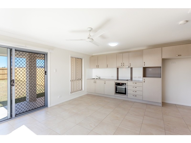 1/5 Bishop Street, Cambooya QLD 4358