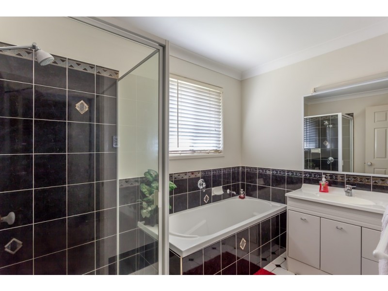 13 Lobwein Court, Middle Ridge QLD 4350