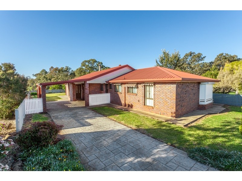 26 Moore Crescent, Wilsonton QLD 4350