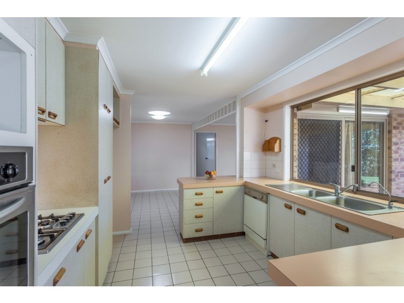 19 Lorraine Crescent, Centenary Heights QLD 4350