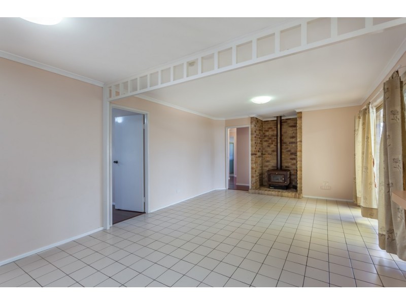 19 Lorraine Crescent, Centenary Heights QLD 4350