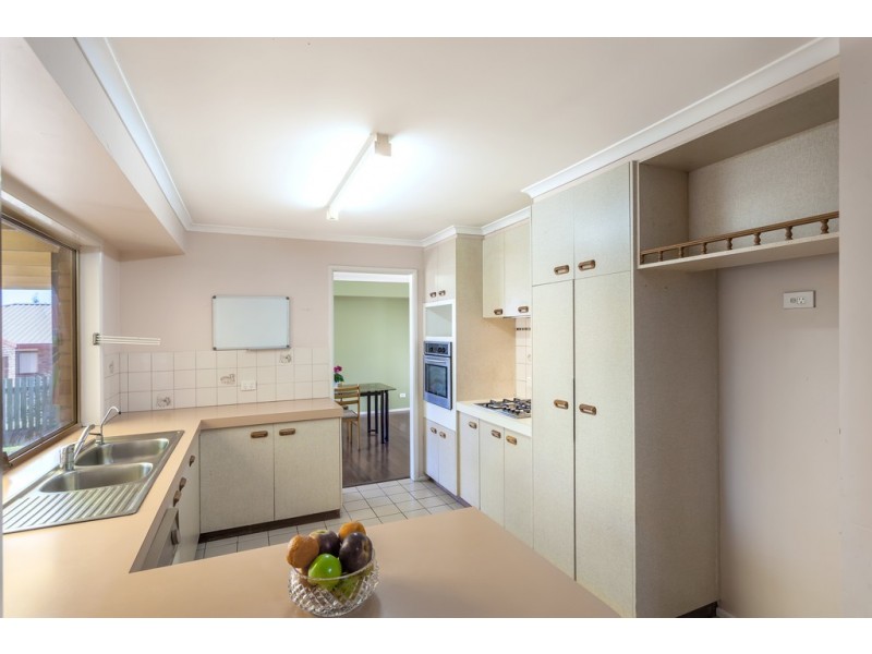 19 Lorraine Crescent, Centenary Heights QLD 4350