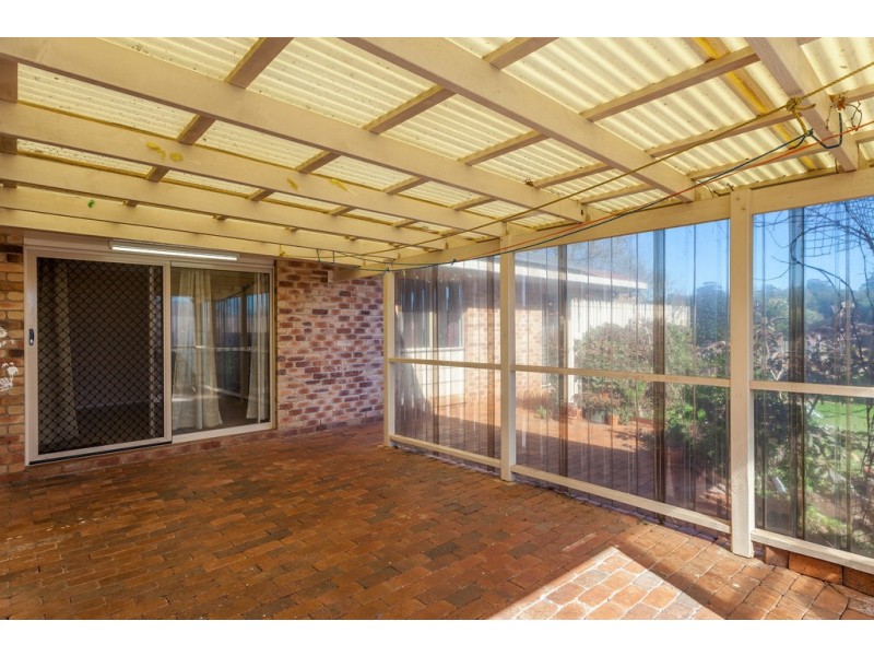 19 Lorraine Crescent, Centenary Heights QLD 4350