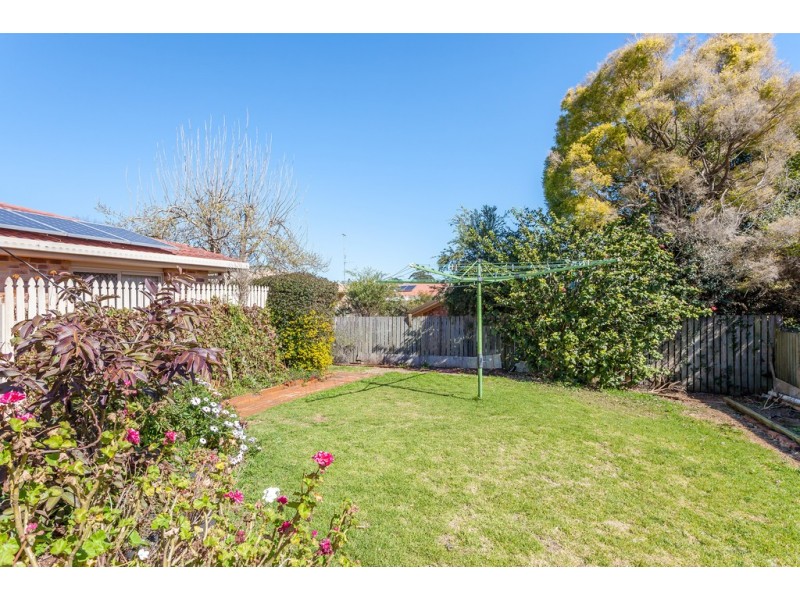 19 Lorraine Crescent, Centenary Heights QLD 4350