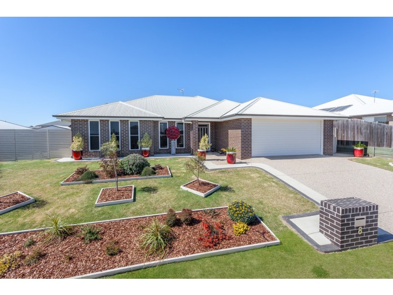 8 Plover Court, Highfields QLD 4352
