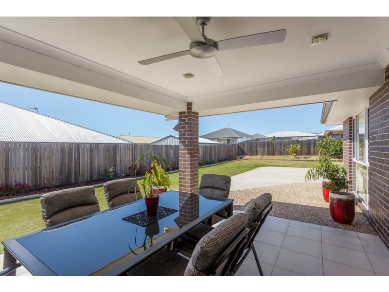 8 Plover Court, Highfields QLD 4352