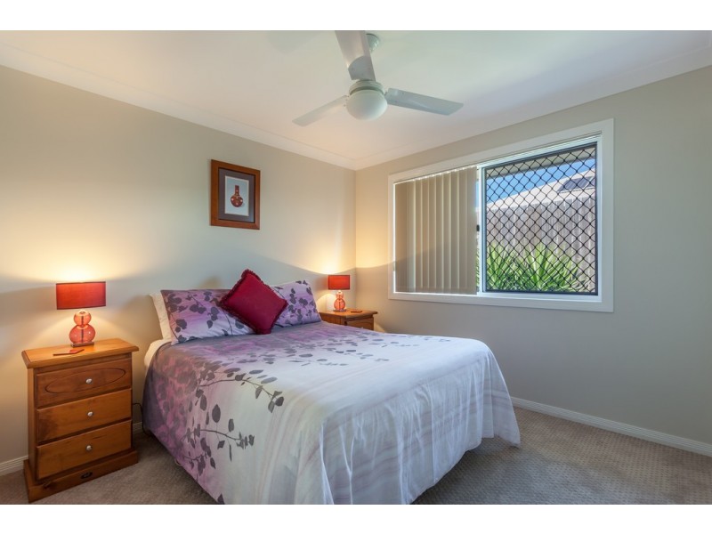 8 Plover Court, Highfields QLD 4352