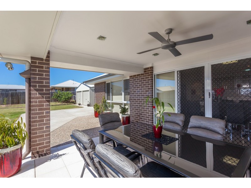 8 Plover Court, Highfields QLD 4352