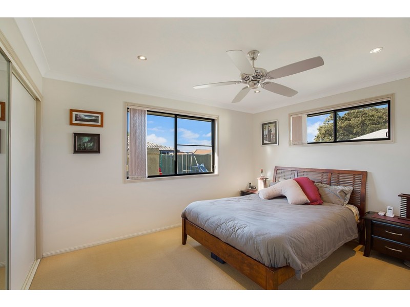 10 Scullin Street, Middle Ridge QLD 4350