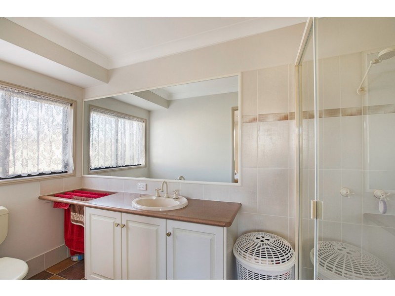 10 Scullin Street, Middle Ridge QLD 4350