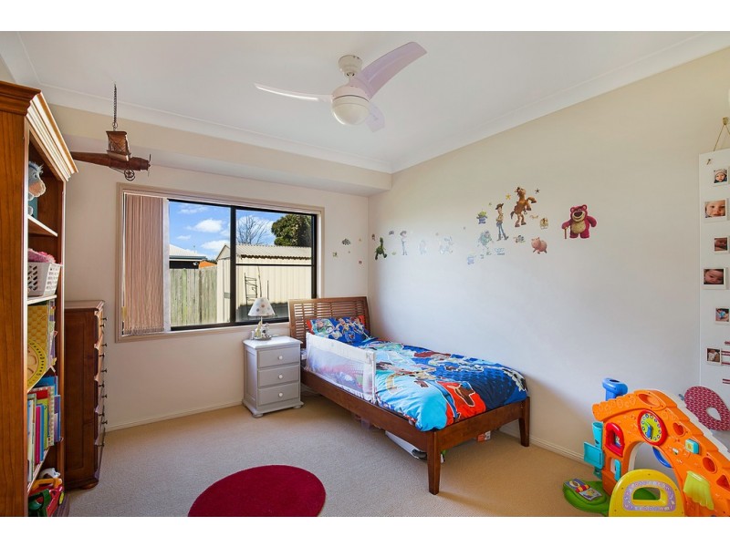 10 Scullin Street, Middle Ridge QLD 4350