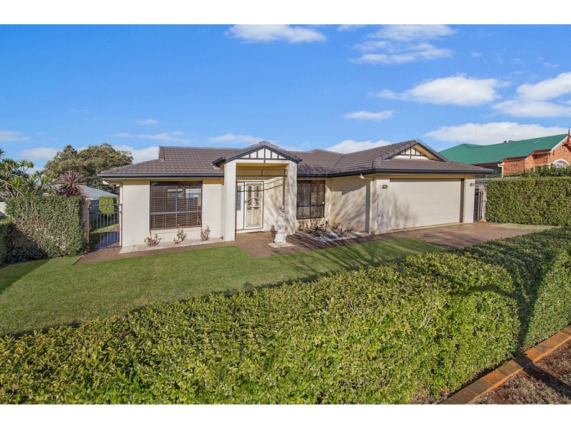 10 Scullin Street, Middle Ridge QLD 4350