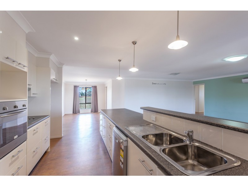 11 Laura Court, Glenvale QLD 4350