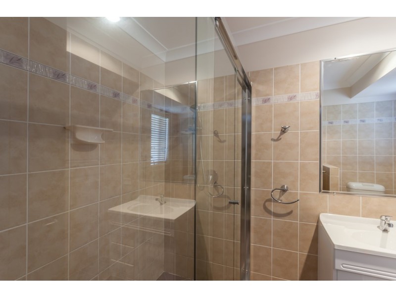 11 Laura Court, Glenvale QLD 4350