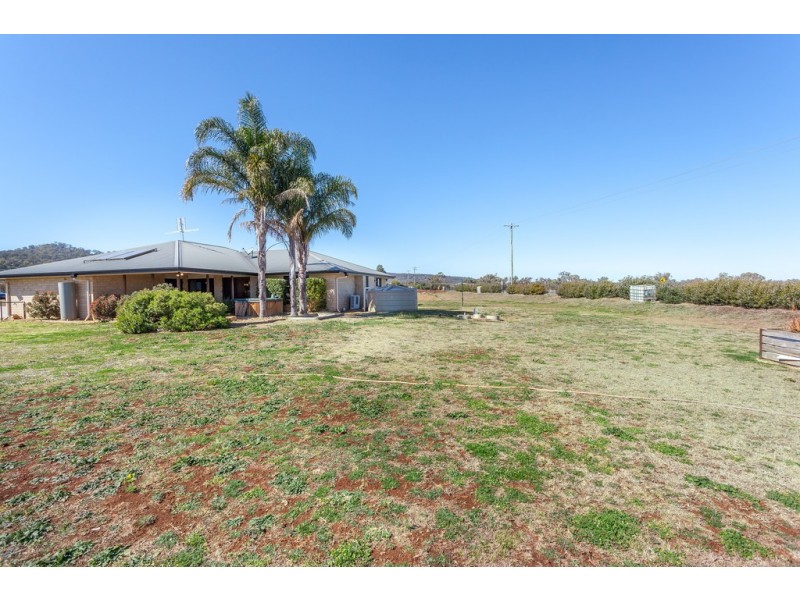 11 Laura Court, Glenvale QLD 4350