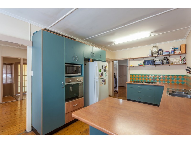 1 McLeish Street, Harristown QLD 4350