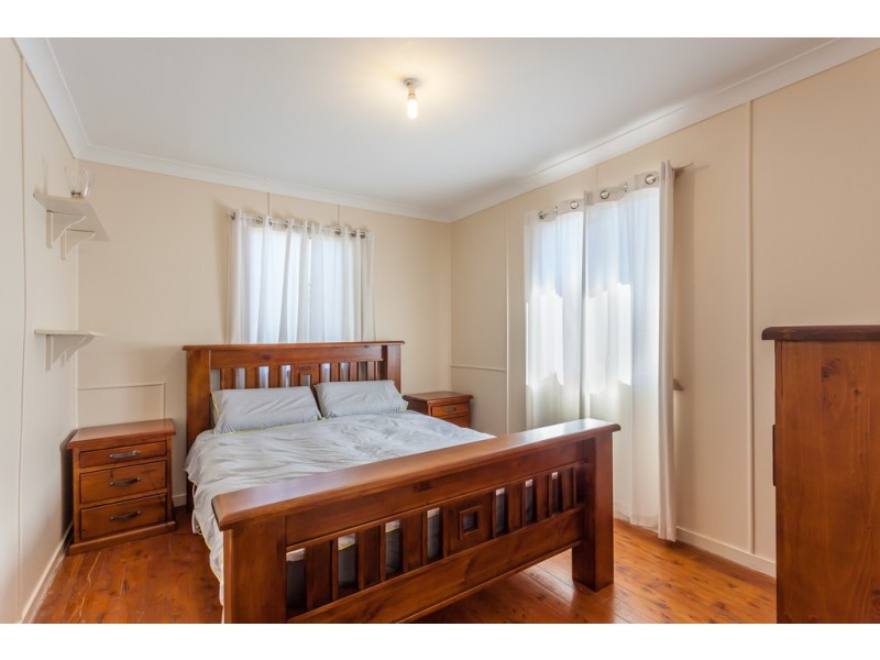 1 McLeish Street, Harristown QLD 4350