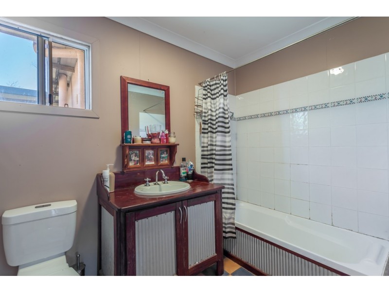 1 McLeish Street, Harristown QLD 4350