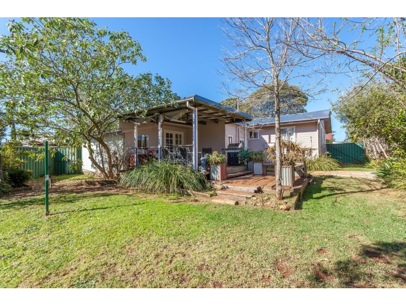 1 McLeish Street, Harristown QLD 4350